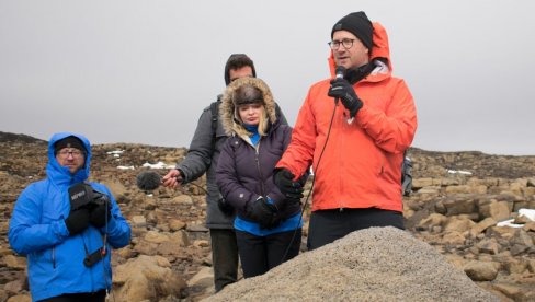O HOBITU, UGROŽENIM GLEČERIMA I KROKODILIMA I OPERACIJI ENDIJA VORHOLA: Islandski pisac Andri Snajper Magnason i knjiga O vremenu i vodi O HOBITU, UGROŽENIM GLEČERIMA I KROKODILIMA I OPERACIJI ENDIJA VORHOLA: Islandski pisac Andri Snajper Magnason i knjiga O vremenu i vodi