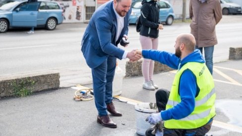 NOVI PARKING NA DORĆOLU: Senzori će omogućiti vozačima da brže nađu slobodno mesto