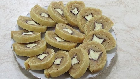 ROLAT OBLANDA SA KREM BANANICAMA: Najukusnija oblanda koju ćete probati ROLAT OBLANDA SA KREM BANANICAMA: Najukusnija oblanda koju ćete probati