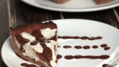 BAUNTI TART: Kolač sa kokosom pravi se za 10 minuta i jede se bez griže savesti BAUNTI TART: Kolač sa kokosom pravi se za 10 minuta i jede se bez griže savesti