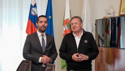 MOMIROVIĆ NA POSLOVNOM FORUMU U LJUBLJANI: Moramo više pažnje da posvetimo jačanju ekonomskih veza u regionu (FOTO) MOMIROVIĆ NA POSLOVNOM FORUMU U LJUBLJANI: Moramo više pažnje da posvetimo jačanju ekonomskih veza u regionu (FOTO)