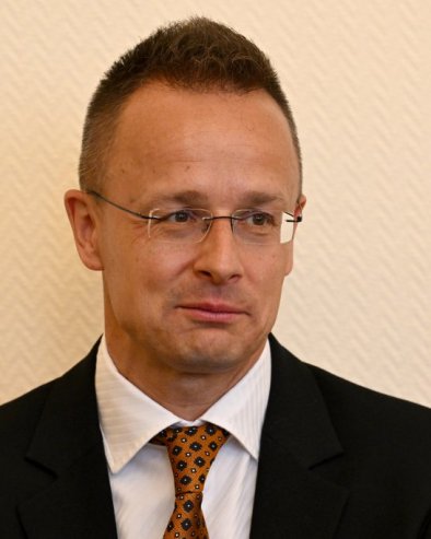 СИЈАРТО СТИГАО У МОСКВУ: Велика делегација из Мађарске у руској престоници - очекују се важни састанци