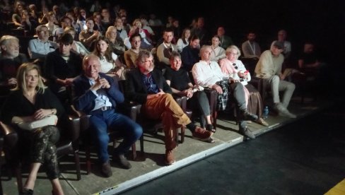 KUSTURICA NA OTVARANJU POZORIŠNOG „KUSTENDORFA“: Doprinos nas izbeglica - umetnosti ! KUSTURICA NA OTVARANJU POZORIŠNOG „KUSTENDORFA“: Doprinos nas izbeglica - umetnosti !
