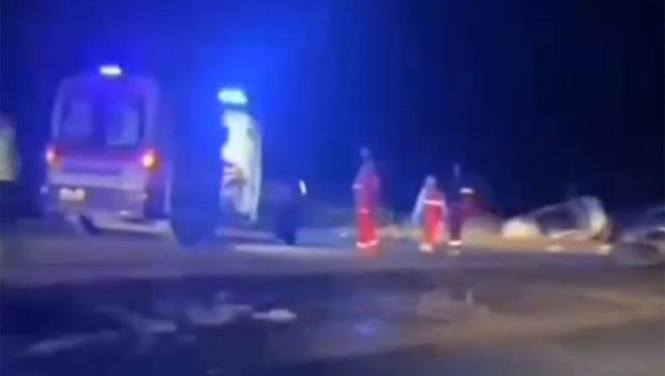 ТЕШКА НЕСРЕЋА КОД ПОЖАРЕВЦА: Две особе погинуле (ВИДЕО) ТЕШКА НЕСРЕЋА КОД ПОЖАРЕВЦА: Две особе погинуле (ВИДЕО)