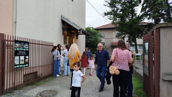 ВИРТУЕЛНО КРОЗ ГРАД НА ЦРНИЦИ: Богат програм у Завичајном музеју привукао многобројне Параћинце ВИРТУЕЛНО КРОЗ ГРАД НА ЦРНИЦИ: Богат програм у Завичајном музеју привукао многобројне Параћинце