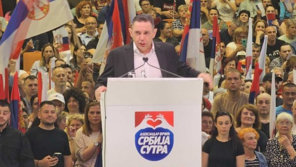 ВУЛИН НА МИТИНГУ У НОВОМ САДУ: Ово су избори за право да не одустанемо од Српске, Косова и Метохије и традиционалних пријатеља ВУЛИН НА МИТИНГУ У НОВОМ САДУ: Ово су избори за право да не одустанемо од Српске, Косова и Метохије и традиционалних пријатеља