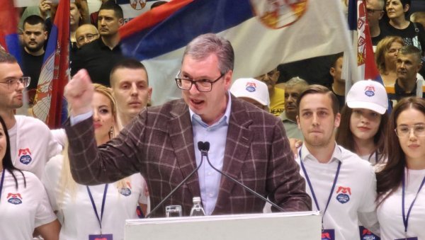 БИЋЕ БОРБА НЕПРЕСТАНА Вучић цитирао Његоша и послао моћну поруку: Никога се не плашимо, слободарска Србија нема чега да се плаши БИЋЕ БОРБА НЕПРЕСТАНА Вучић цитирао Његоша и послао моћну поруку: Никога се не плашимо, слободарска Србија нема чега да се плаши