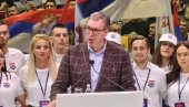 TVRD JE ORAH VOĆKA ČUDNOVATA, NE SLOMI GA AL ZUBE POLOMI Vučićeve reči odjeknule Spensom: Biće im teže nego što su mislili (VIDEO)