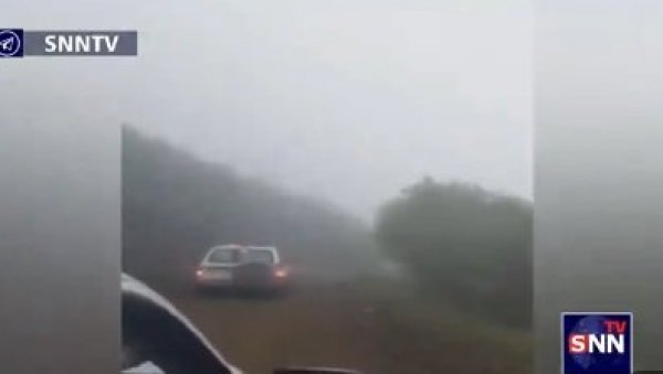 ПРВИ СНИМЦИ ПОТРАГЕ ЗА ИРАНСКИМ ХЕЛИКОПТЕРОМ: Густа магла, видљивост минимална (ВИДЕО) ПРВИ СНИМЦИ ПОТРАГЕ ЗА ИРАНСКИМ ХЕЛИКОПТЕРОМ: Густа магла, видљивост минимална (ВИДЕО)