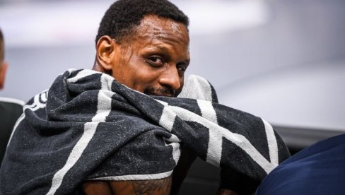 VRAĆA SE: DŽejms Naneli ponovo u crno-belom dresu