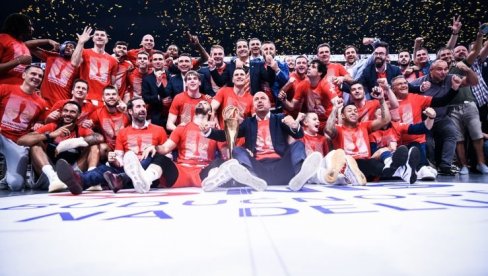 TIMSKI PEČAT NA SEDMOJ KRUNI: Svi košarkaši Zvezde utkali sebe u šampionski mozaik TIMSKI PEČAT NA SEDMOJ KRUNI: Svi košarkaši Zvezde utkali sebe u šampionski mozaik