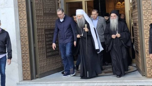 VUČIĆ U HRAMU SVETOG SAVE: Predsednik prisustvuje pomenu za nastradale u padu nadstrešnice u Novom Sadu