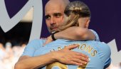 PRESEDAN U SVETU FUDBALA: Holand potpisao ugovor do kraja karijere sa građanima (FOTO) PRESEDAN U SVETU FUDBALA: Holand potpisao ugovor do kraja karijere sa građanima (FOTO)