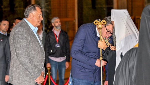 ОНИ СЕ МОЛЕ БОГУ ЗА МОЈУ СМРТ, А ЈА СЕ МОЛИМ ЗА ЖИВОТ СРБИЈЕ: Снажан одговор председника Вучића из Њујорка опозицији ОНИ СЕ МОЛЕ БОГУ ЗА МОЈУ СМРТ, А ЈА СЕ МОЛИМ ЗА ЖИВОТ СРБИЈЕ: Снажан одговор председника Вучића из Њујорка опозицији