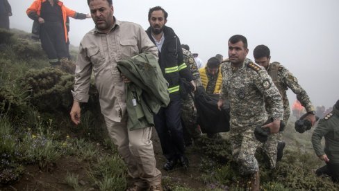 AMERIKA ODBIJA DA SU KRIVE SANKCIJE: Vašington kaže da je Teheran odgovoran za pad helikoptera, Moskva da SAD svesno druge izlažu riziku AMERIKA ODBIJA DA SU KRIVE SANKCIJE: Vašington kaže da je Teheran odgovoran za pad helikoptera, Moskva da SAD svesno druge izlažu riziku