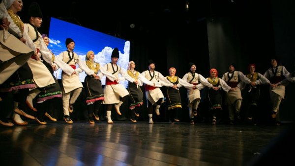 ОД АЛПСКИХ ГОРАДО ПАНОНСКОГ МОРА: У Сомбору одржан седми Фестивал мултикултуралности ОД АЛПСКИХ ГОРАДО ПАНОНСКОГ МОРА: У Сомбору одржан седми Фестивал мултикултуралности