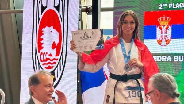 ПРВА ДАМА ЗРЕЊАНИНСКОГ КАРАТЕА ДВА ПУТА СРЕБРНА У СЛОВЕНИЈИ: Велики успех репрезентативке Србије Сандре Бундић на Европском шампионату ПРВА ДАМА ЗРЕЊАНИНСКОГ КАРАТЕА ДВА ПУТА СРЕБРНА У СЛОВЕНИЈИ: Велики успех репрезентативке Србије Сандре Бундић на Европском шампионату