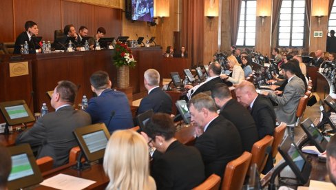 IZABRANO 12 ZAMENIKA SEKRETARA: Održana sednica Skupštine AP Vojvodine IZABRANO 12 ZAMENIKA SEKRETARA: Održana sednica Skupštine AP Vojvodine