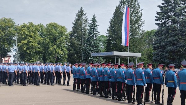 СТАСАЛА НОВА ГЕНЕРАЦИЈА КАДЕТА: У Центру за обуку у Залужанима код Бањалуке свечана церемонија полагања заклетве СТАСАЛА НОВА ГЕНЕРАЦИЈА КАДЕТА: У Центру за обуку у Залужанима код Бањалуке свечана церемонија полагања заклетве
