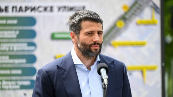 ШАПИЋ НАЈАВИО НОВЕ РАДОВЕ: Правимо пешачку зону у центру града, спојићемо Калемегдан и Кнез Михаилову (ФОТО) ШАПИЋ НАЈАВИО НОВЕ РАДОВЕ: Правимо пешачку зону у центру града, спојићемо Калемегдан и Кнез Михаилову (ФОТО)