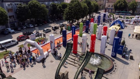 PROMOCIJA SPORTA I PRIJATELJSTVA: Na Gradskom trgu u Rumi PROMOCIJA SPORTA I PRIJATELJSTVA: Na Gradskom trgu u Rumi