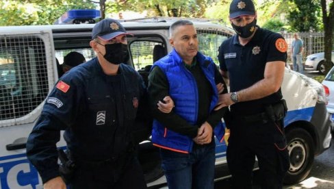 INFEKCIJE MORE VELJOVIĆA: Zdravlje divšeg direktora Uprave policije i dalje ugroženo, zadržan u KCCG INFEKCIJE MORE VELJOVIĆA: Zdravlje divšeg direktora Uprave policije i dalje ugroženo, zadržan u KCCG