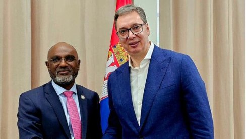 ODLIČAN SASTANAK SA PREDSTAVNIKOM UGANDE: Predsednik Vučić razgovarao o izazovima vezanim za nametanje Rezolucije o Srebrenici (FOTO) ODLIČAN SASTANAK SA PREDSTAVNIKOM UGANDE: Predsednik Vučić razgovarao o izazovima vezanim za nametanje Rezolucije o Srebrenici (FOTO)