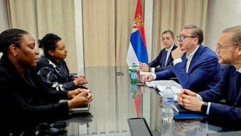 VUČIĆ SA PREDSTAVNICOM SVETE LUCIJE: Upoznao sam sagovornicu sa mogućim posledicama eventualnog usvajanja rezolucije o Srebrenici (FOTO) VUČIĆ SA PREDSTAVNICOM SVETE LUCIJE: Upoznao sam sagovornicu sa mogućim posledicama eventualnog usvajanja rezolucije o Srebrenici (FOTO)