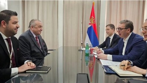 USVAJANJE REZOLUCIJE O SREBRENICI ZNAČI OTVARANJE PANDORINE KUTIJE: Vučić u NJujorku sa predstavnikom Alžira pri UN (FOTO) USVAJANJE REZOLUCIJE O SREBRENICI ZNAČI OTVARANJE PANDORINE KUTIJE: Vučić u NJujorku sa predstavnikom Alžira pri UN (FOTO)
