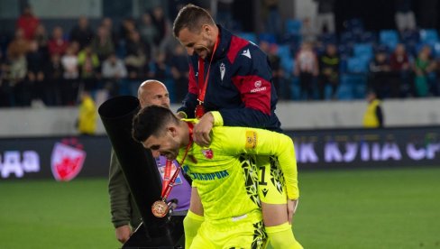 GLAZER JEDVA ČEKA PROSLAVU TITULE: Nadam se punim tribinama i crveno-beloj žurki GLAZER JEDVA ČEKA PROSLAVU TITULE: Nadam se punim tribinama i crveno-beloj žurki