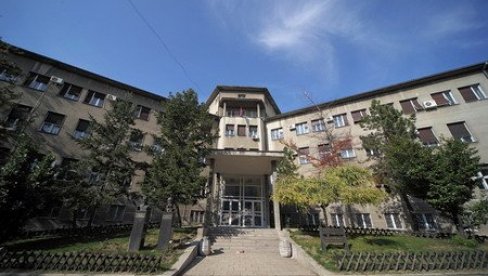 MEDICINSKI FAKULTET U BEOGRADU PREKINUO ŠTRAJK Dekanka potvrdila: Odluka doneta juče MEDICINSKI FAKULTET U BEOGRADU PREKINUO ŠTRAJK Dekanka potvrdila: Odluka doneta juče