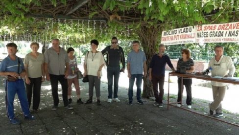 STEČAJ JE REŠENJE: Uvereni su u NVO „Bivši radnici Vektra Boke“ STEČAJ JE REŠENJE: Uvereni su u NVO „Bivši radnici Vektra Boke“