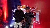 NISMO SE POZNAVALI: Marija Šerifović i Relja Popović prvi zajedno na sceni (FOTO/VIDEO) NISMO SE POZNAVALI: Marija Šerifović i Relja Popović prvi zajedno na sceni (FOTO/VIDEO)