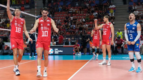 ОРЛОВИ КОРАК БЛИЖИ ПАРИЗУ: Одбојкаши у деветом колу Лиге нација у Љубљани 0:2 против Кубе претворили у 3:2 ОРЛОВИ КОРАК БЛИЖИ ПАРИЗУ: Одбојкаши у деветом колу Лиге нација у Љубљани 0:2 против Кубе претворили у 3:2