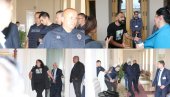 RODITELJI ŽRTAVA NASRNULI NA BLAŽIĆA: Prekinuto ročište, izbio haos na suđenju masovnom ubici - Reagovala i hitna (FOTO) RODITELJI ŽRTAVA NASRNULI NA BLAŽIĆA: Prekinuto ročište, izbio haos na suđenju masovnom ubici - Reagovala i hitna (FOTO)