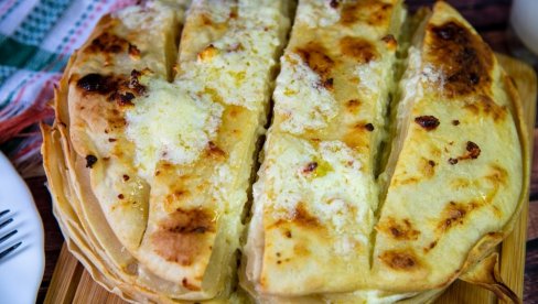 FILIJA SA KAJMAKOM: Starinski recept za doručak koji će vas dugo držati sitim FILIJA SA KAJMAKOM: Starinski recept za doručak koji će vas dugo držati sitim