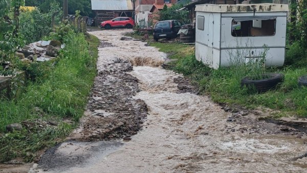 УКИНУТА ВАНРЕДНА СИТУАЦИЈА: Повукла се вода у Владичином Хану УКИНУТА ВАНРЕДНА СИТУАЦИЈА: Повукла се вода у Владичином Хану