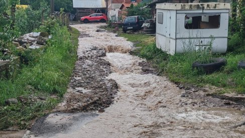 UKINUTA VANREDNA SITUACIJA: Povukla se voda u Vladičinom Hanu