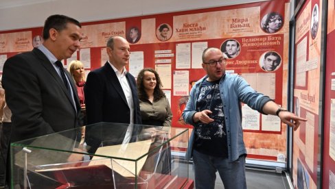 U RIZNICI DEVET KILOMETARA DOKUMENATA: Sedam decenija Istorijskog arhiva Novog Sada (FOTO) U RIZNICI DEVET KILOMETARA DOKUMENATA: Sedam decenija Istorijskog arhiva Novog Sada (FOTO)