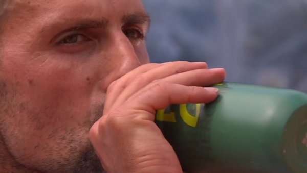 ШОКАНТАН СНИМАК: Новак Ђоковић забринуо навијаче као никад пре! Да ли је са њим све у реду?! (ВИДЕО) ШОКАНТАН СНИМАК: Новак Ђоковић забринуо навијаче као никад пре! Да ли је са њим све у реду?! (ВИДЕО)