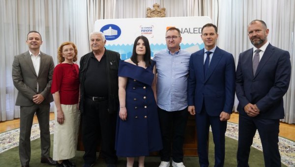 КЉУЧЕВИ У РУКАМА СРЕЋНИХ ВЛАСНИКА: Потписани уговори са добитницима станова у другом извлачењу новог циклуса Узми рачун и победи КЉУЧЕВИ У РУКАМА СРЕЋНИХ ВЛАСНИКА: Потписани уговори са добитницима станова у другом извлачењу новог циклуса Узми рачун и победи