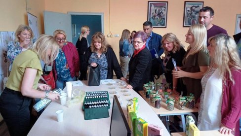 RADIONICA O UPOTREBI LEKOVITOG BILJA: Projekat paraćinskog Ekološkog centra (FOTO) RADIONICA O UPOTREBI LEKOVITOG BILJA: Projekat paraćinskog Ekološkog centra (FOTO)