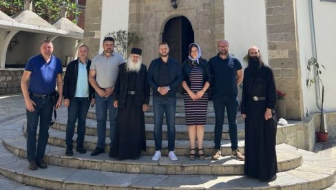 SNOVI SUSRET U JULUM NA DANIMA SRPSKE DIJASPORE: Delegacija Lopara bila gost opština u Kosovskom Pomoravlju SNOVI SUSRET U JULUM NA DANIMA SRPSKE DIJASPORE: Delegacija Lopara bila gost opština u Kosovskom Pomoravlju