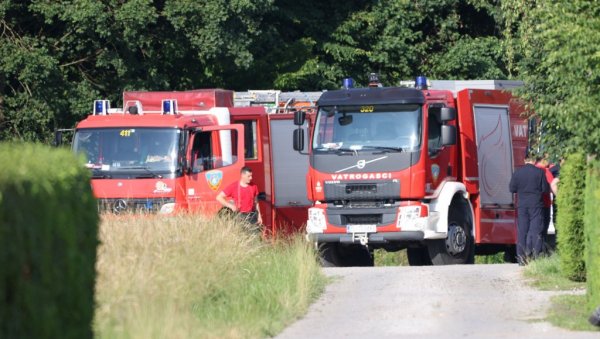 ИЗГЛЕДАЛО ЈЕ УЖАСНО, КРВ И ПОЛОМЉЕНИ ЉУДИ... Сведоци описали језиве призоре које су затекли после пада авиона код Загреба ИЗГЛЕДАЛО ЈЕ УЖАСНО, КРВ И ПОЛОМЉЕНИ ЉУДИ... Сведоци описали језиве призоре које су затекли после пада авиона код Загреба