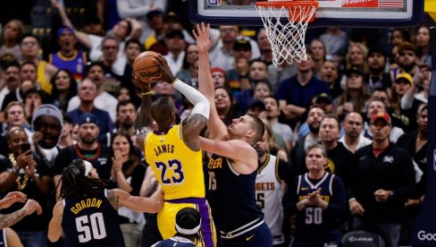 LEBRON OSTAJE U LEJKERSIMA: Dobio astronomski iznos na računu LEBRON OSTAJE U LEJKERSIMA: Dobio astronomski iznos na računu