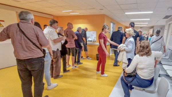 УСКОРО КОМПЛЕТАН ИЗВЕШТАЈ ОКО ЛИСТА ЧЕКАЊА Вучић - Да људи виде шта је то што могу да очекују у будућности УСКОРО КОМПЛЕТАН ИЗВЕШТАЈ ОКО ЛИСТА ЧЕКАЊА Вучић - Да људи виде шта је то што могу да очекују у будућности