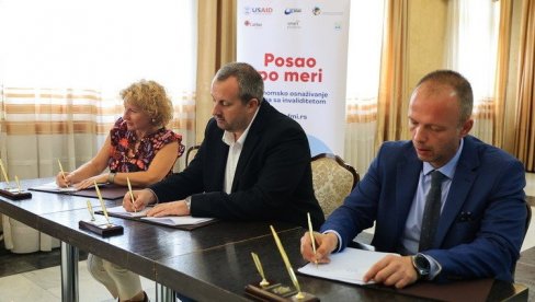 ZA POJEDINCE I KOMPANIJE 20.000 DOLARA: U Kragujevcu osnovan Fond za podršku zapošljavanja osoba sa invaliditetom ZA POJEDINCE I KOMPANIJE 20.000 DOLARA: U Kragujevcu osnovan Fond za podršku zapošljavanja osoba sa invaliditetom