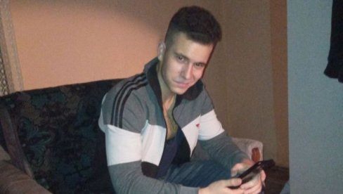 ČAČANI TRAŽE MLADOG LAZARA (21): Mladić uzeo auto i nestao, majka vidno potresena moli za pomoć (FOTO) ČAČANI TRAŽE MLADOG LAZARA (21): Mladić uzeo auto i nestao, majka vidno potresena moli za pomoć (FOTO)