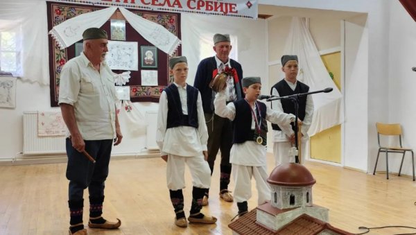 ГРАЧАЦ ЗВАНИЧНО НАЈУСПЕШНИЈИ: Одржана завршна свечаност 51. Сусрета села Србије ГРАЧАЦ ЗВАНИЧНО НАЈУСПЕШНИЈИ: Одржана завршна свечаност 51. Сусрета села Србије
