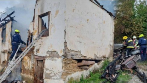 TRAGEDIJA U NASELJU BABIĆA BRIJEG U BIJELOM POLJU: Muškarac stradao u požaru TRAGEDIJA U NASELJU BABIĆA BRIJEG U BIJELOM POLJU: Muškarac stradao u požaru
